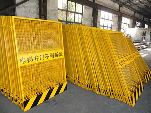 電梯井口防護(hù)門